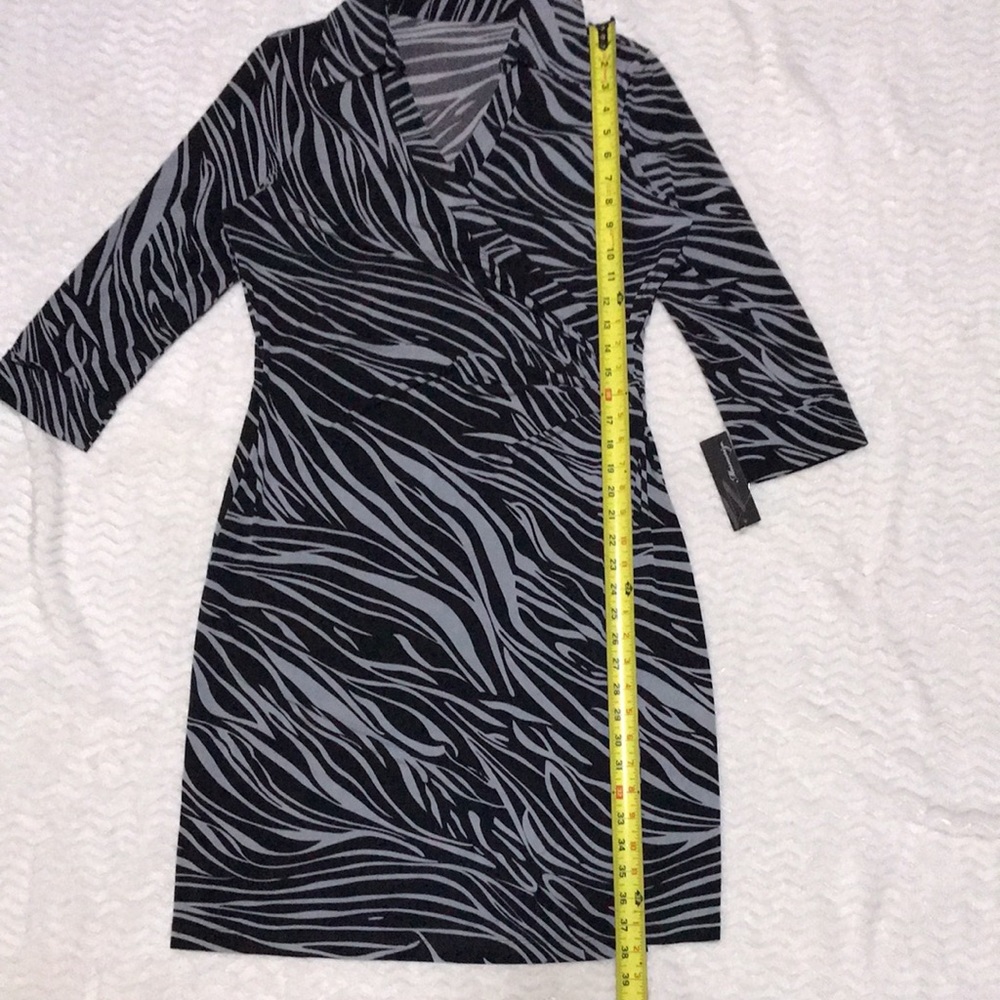 NWT Mesmerize faux wrap dress - Picture 11 of 16